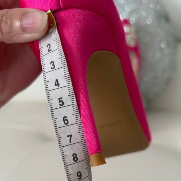 NWOT 💖 Pink Satin Heels with crystal - Picture 11 of 17